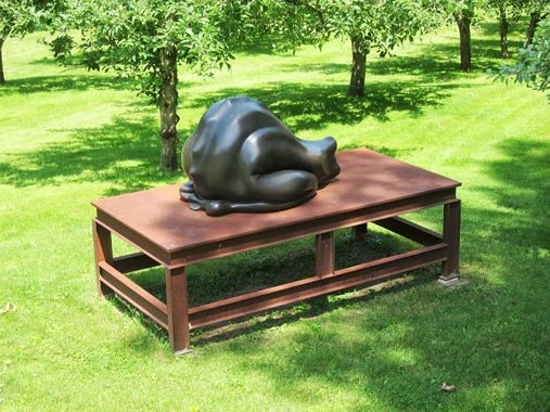 THOMAS SCHÜTTE, Bronze Woman No II, 2003 – © VG Bild-Kunst, Bonn 2017