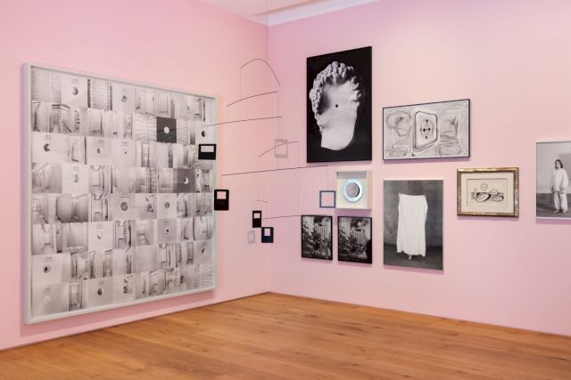 Installation view / RYAN GANDER, ‘Christmas according to (…)’, 2008; Roni Horn, HER, HER, HER (8), 2002; collage wall with works of KOENRAAD DEDOBBELEER, CHRISTIAAN MEGERT, JÚLIUS KOLLER, JANA EULER, LIDWIEN VAN DE VEN, RENÉ MAGRITTE, ANA TORFS. Photo: Bruno Lopes