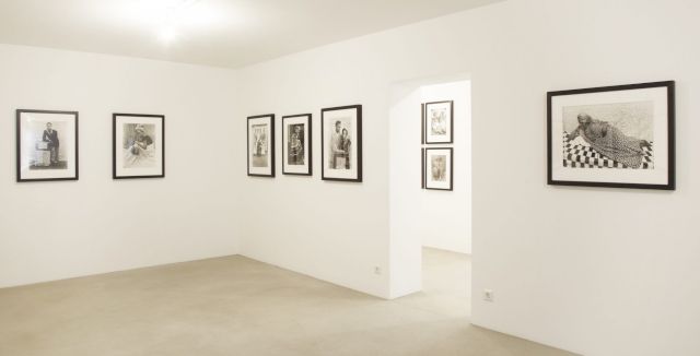 Inside view of the first floor of The Green House with works from Seydou Keïta, Foto: Nik Schölzel