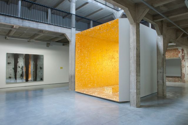 (l–r) Rashid Johnson, ‘What Comes Funky’, 2012; James Lee Byars, ’The Death of James Lee Byars’, 1994