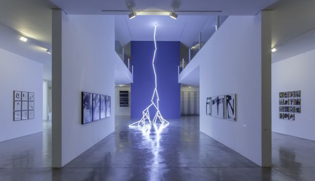 Gisela Motta and Leandro Lima, Relâmpago, 2015 (nstallation view). Photo: Maurício Froldi