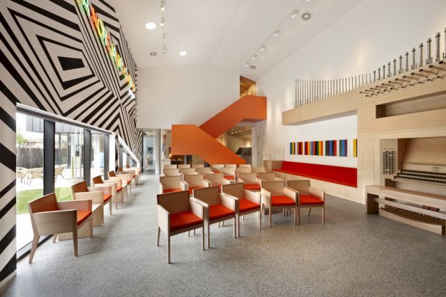 Installation view at Lyon Housemuseum. (Artworks: Left wall - Brook Andrew, YOU’VE ALWAYS WANTED TO BE BLACK (white friend), 2006) – © VG Bild-Kunst, Bonn 2017