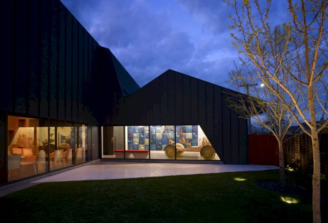 Installation view at Lyon Housemuseum.