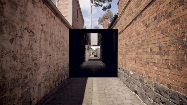 Daniel Crooks, "An Embroidery of Voids", 2013; courtesy Lyon Housemuseum, Melbourne