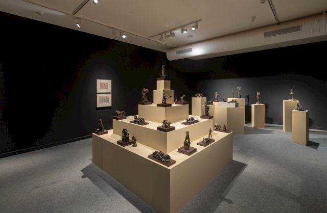 Installation Image, Birth of a White Rose - Somnath Hore, KNMA, Saket