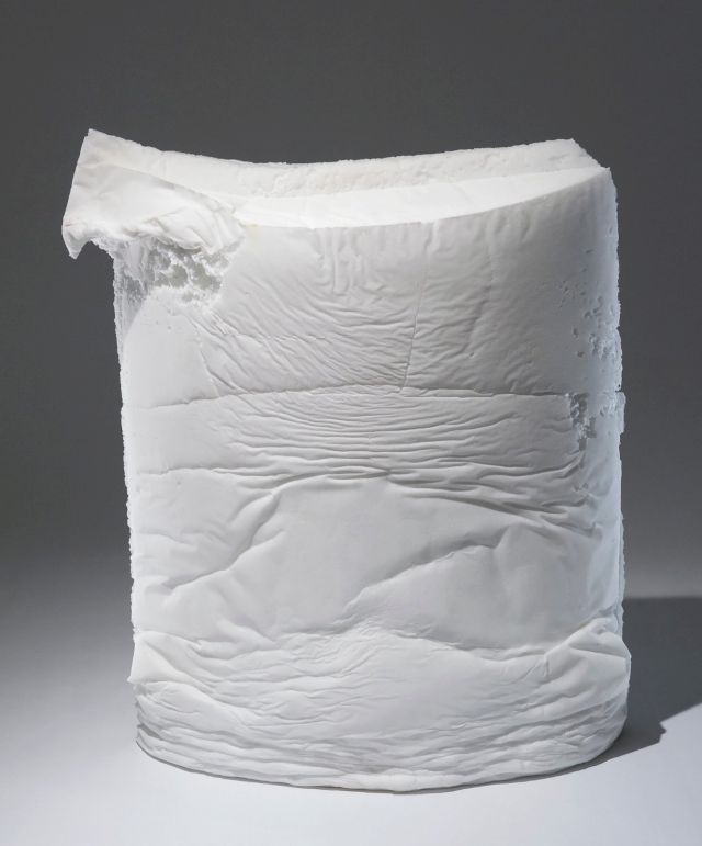 Yoshiaki Kojiro, Be, 2005 Kiln cast, expanded glass Photo: H.-J. Becker © Alexander Tutsek-Stiftung