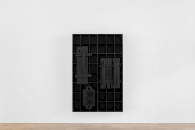 SUN WOMEN, Charles Riva Collection, 2019. LOUISE NEVELSON, Untitled, 1984, Courtsey Galerie Gmurzynska. Photo: Courtesy HV Photograph