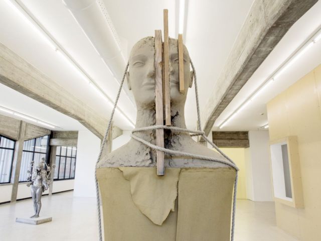 Collezione Maramotti, exhibition view, open space 2nd floor with artworks by Mark Manders, Kiki Smith. Photo: C. Gabriele Micalizzi/Cesura