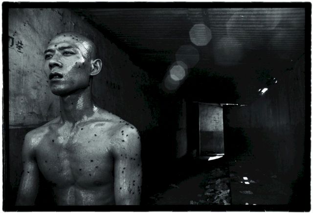 RONGRONG, East Village, 1994 No. 20, 1994. © RongRong. Courtesy of RongRong & Three Shadows Gallery