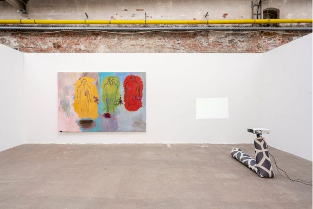(l-r) BJARNE MELGAARD, Untitled, 2006; KONRAD MÜHE, Jona, 2017. You are here (installation view), Werkschau, Spinnerei Leipzig. Photo: Falk Messerschmidt