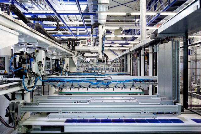 THOMAS STRUTH, String Handling, Solar World, Freiberg, 2011