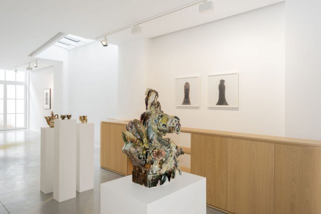 (l–r) ARDMORE CERAMICS; RAPHAEL DE VILLERS; RONI HORN, Untitled No. 10, 2000. Photo: Hugard & Vanoverschelde Photography