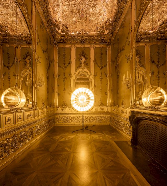 OLAFUR ELIASSON, Eye see you, 2007 (Installation View BAROQUE BAROQUE, The Winter Palace Vienna 2015). Photo: Anders Sune Berg