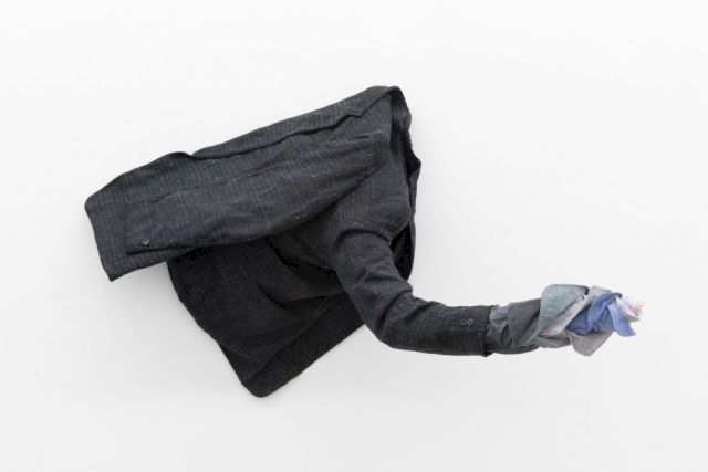 KAARINA KAIKKONEN, My Burden, 2012. © 2017 VG Bild-Kunst, Bonn