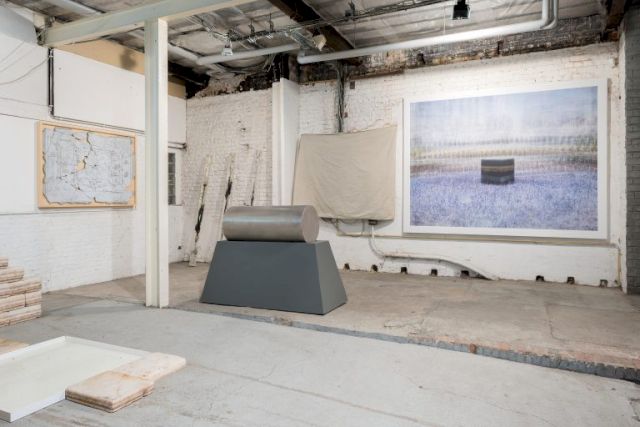 (l–r) ANDREA FRANCOLINO, Mall of America, 2013; VIVIEN ROUBAUD, Feu d'artifice, gelée de pétrole dégazé, combustion incomplète, tube PMMA, 2014; JAMES BALMFORTH, The Beauty Yet To Come, 2010; CORINNE VIONNET, Photo Opportunities - Makka, 2008. © Hugard & Vanoverschelde