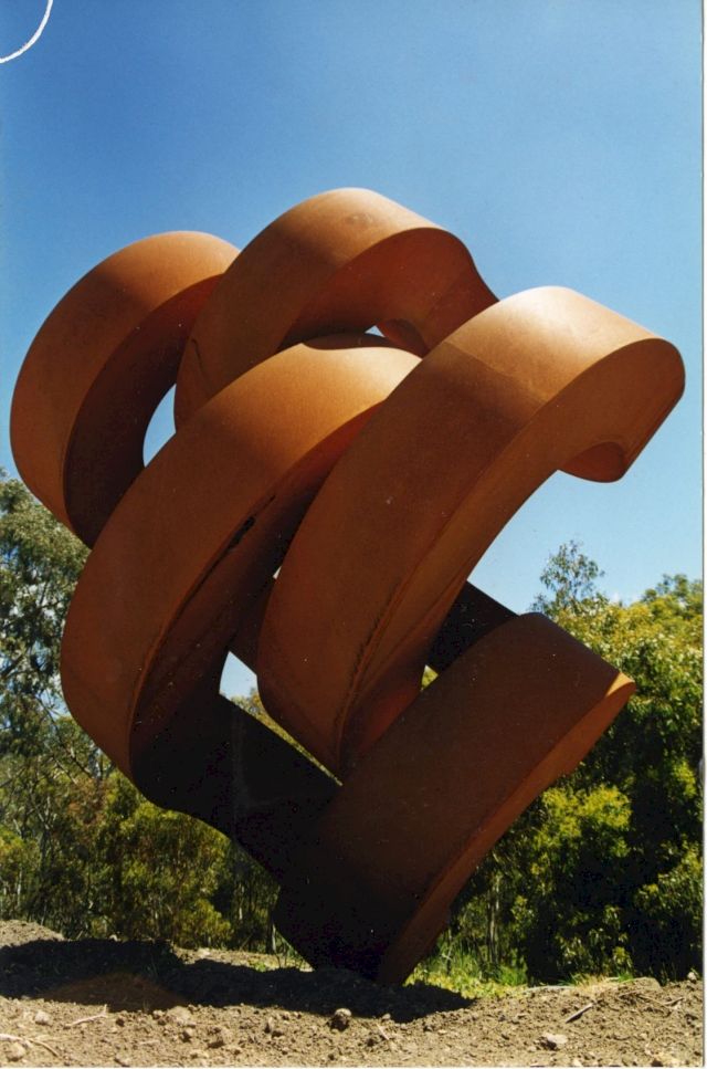 Greg Johns, Fugue, Corten steel, 1997/1998, 475 cm high, Collection: State Gallery of South Australia