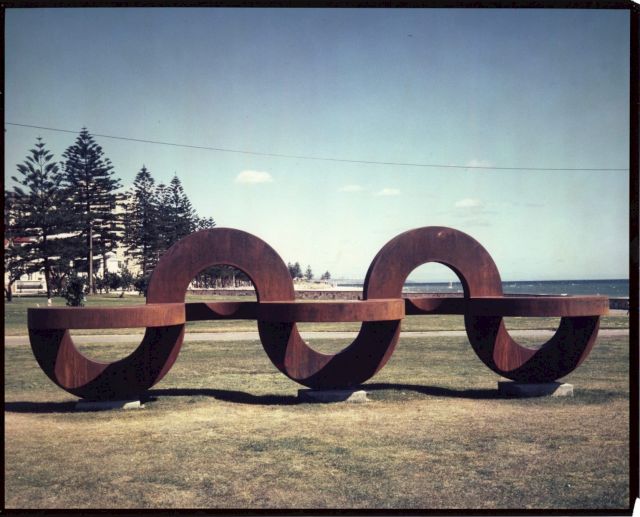 Greg Johns, Rhythm, 1978, Corten steel, 800x210x210 cm, Collection: City of Holdfast Bay, South Australia