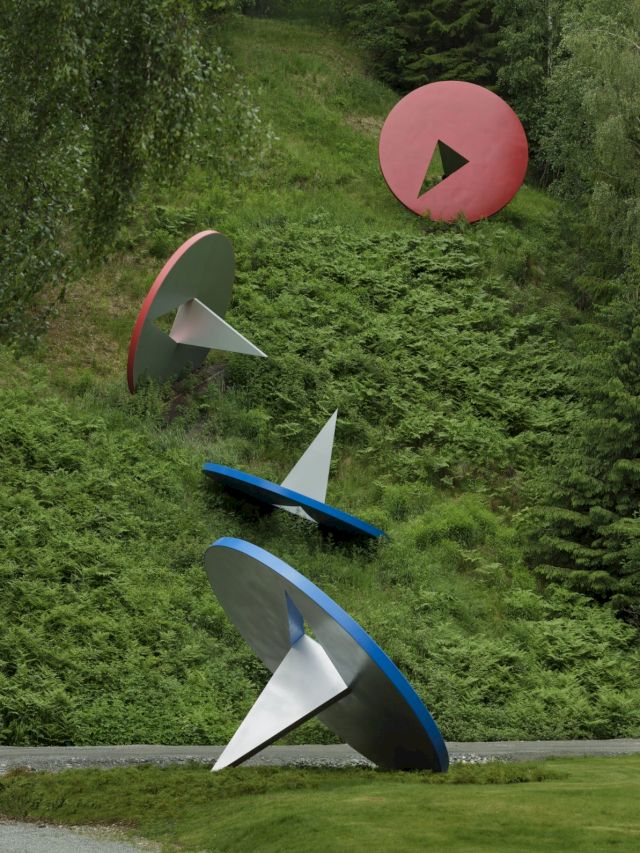 Tumbling Tacks, Oldenburg and Van Bruggen, Kistefos Museum. Photo: Einar Aslaksen