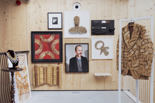 Installation view, Chema Madoz, Bernard Aubertin, Leonardo João, Nathum Tevet, Jorge Perianes, Lucas Blalock, Eric Chale, Niki Boden, Otis Laubert. Image: Diego Ravier. @ Diego Ravier/ Hans Lucas