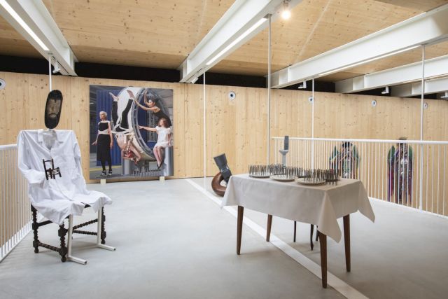 Installation view, Jos Degruyter / Harald Thys, Aes + F, Shivari Aggarwai, Erik Dietman, Andreas Schulenburg, Anna Samat. Image: Diego Ravier. @ Diego Ravier/ Hans Lucas