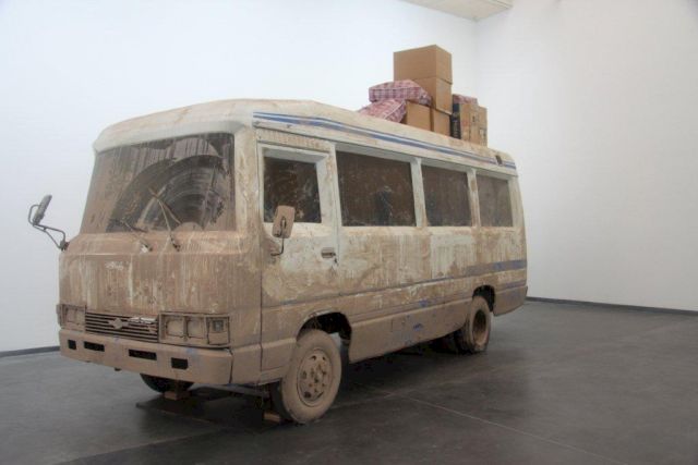 Xu Zhen, Comfortable, 2007