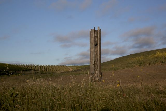 Mark Manders, Composition with Long Verticals, 2016. Image: Robert Berg