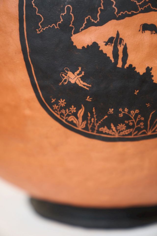 Katy Stubbs, The good old days (detail), 2021, terracotta, glaze, varnish, 45 x 41 x 40 cm