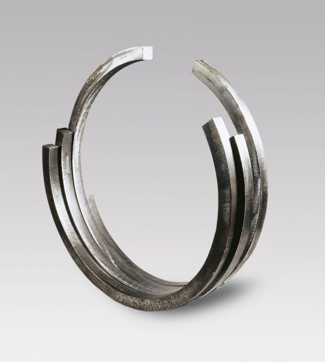 BERNAR VENET, 224.5˚ Ív × 4, 1997