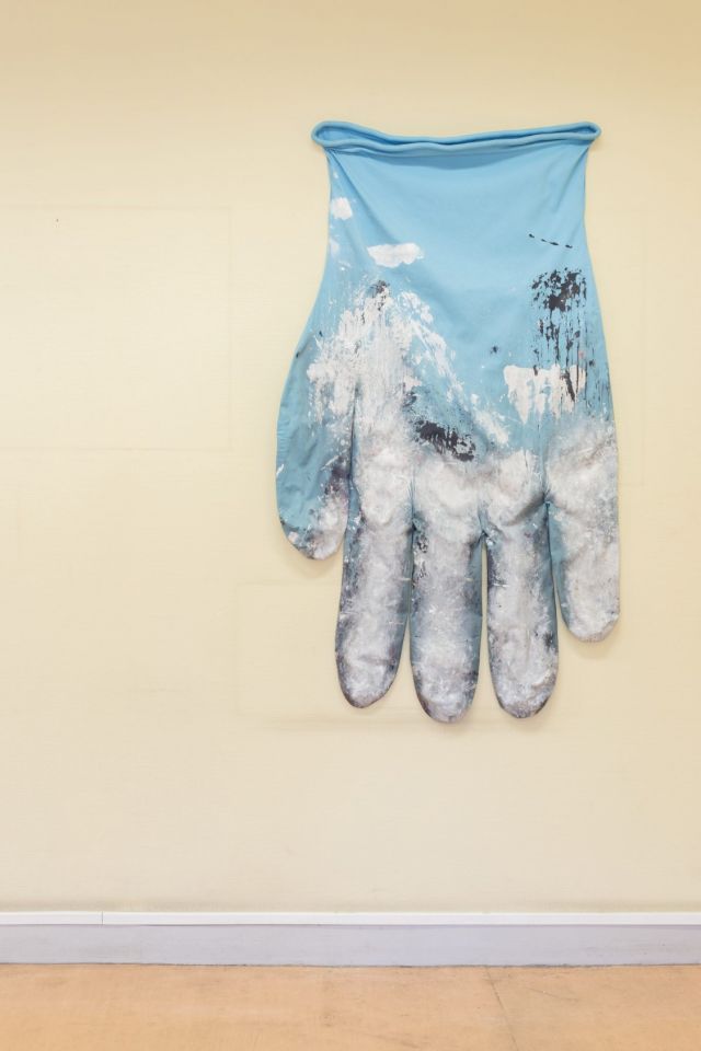 AMANDA ROSS-HO, Blue Glove Right #2, 2014