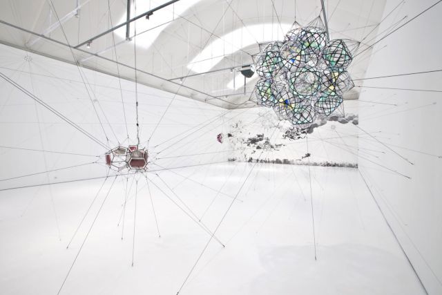 TOMÁS SARACENO, Many Suns and Worlds, 2016. Courtesy the artist and Vanhaerents Art Collection