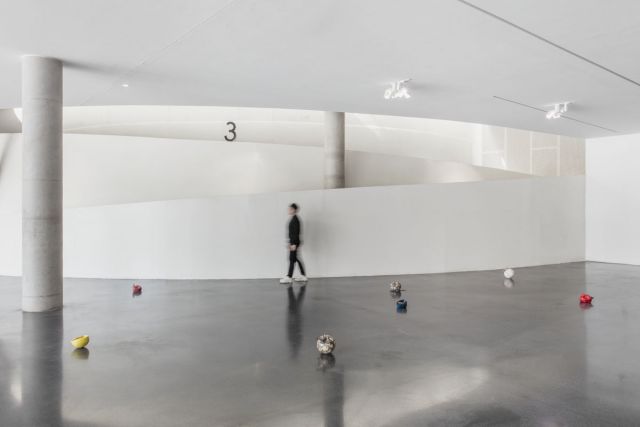 THOMAS LEROOY, Can't Fly, 2016. Courtesy the artist, TANK Shanghai and WEILS