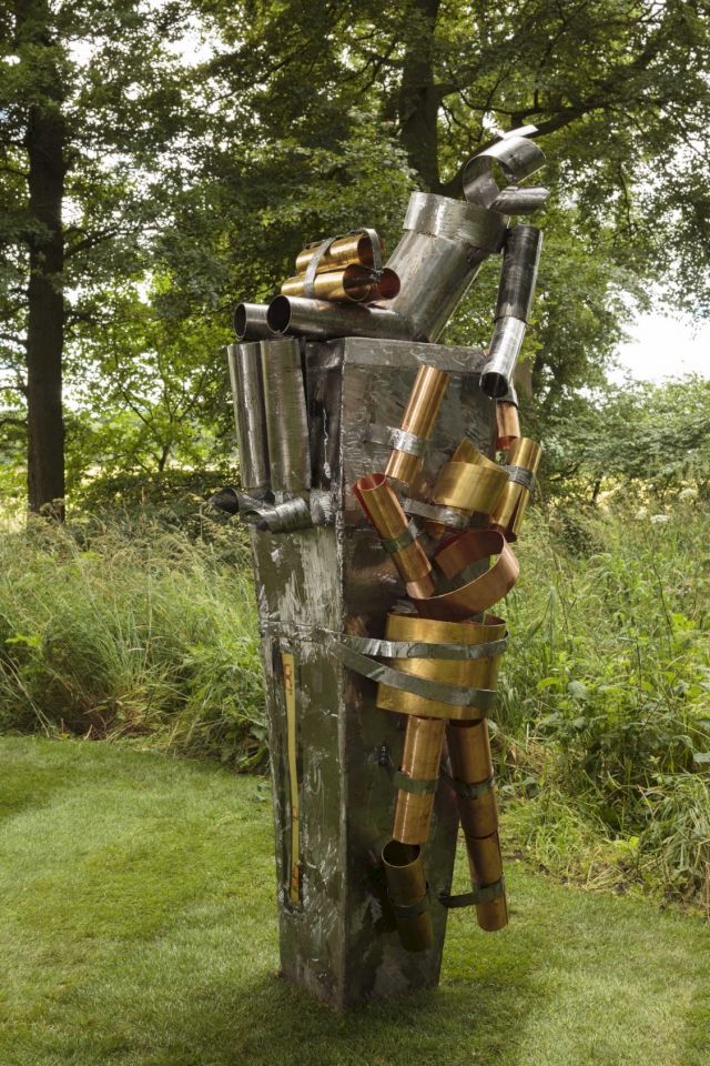 CAROLINE MESQUITA, Cream Sacrifice, 2016. Courtesy Jupiter Artland. Photo: Ruth Clark