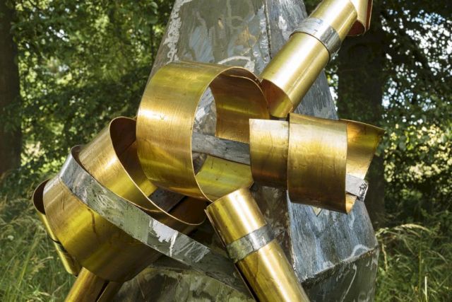 CAROLINE MESQUITA, Cream Sacrifice, 2016. Courtesy Jupiter Artland. Photo: Ruth Clark