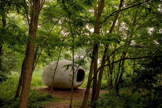 LOUIS DE CORDIER, Belly. Photo: Tineke Schuurmans
