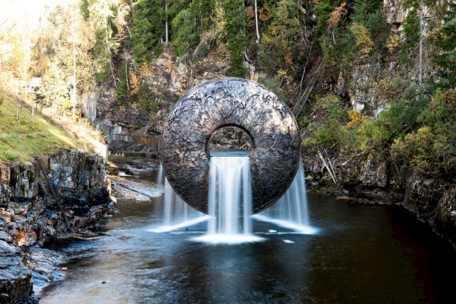 MARC QUINN, All of Nature Flows Through Us, 2011. Photo: Kistefos