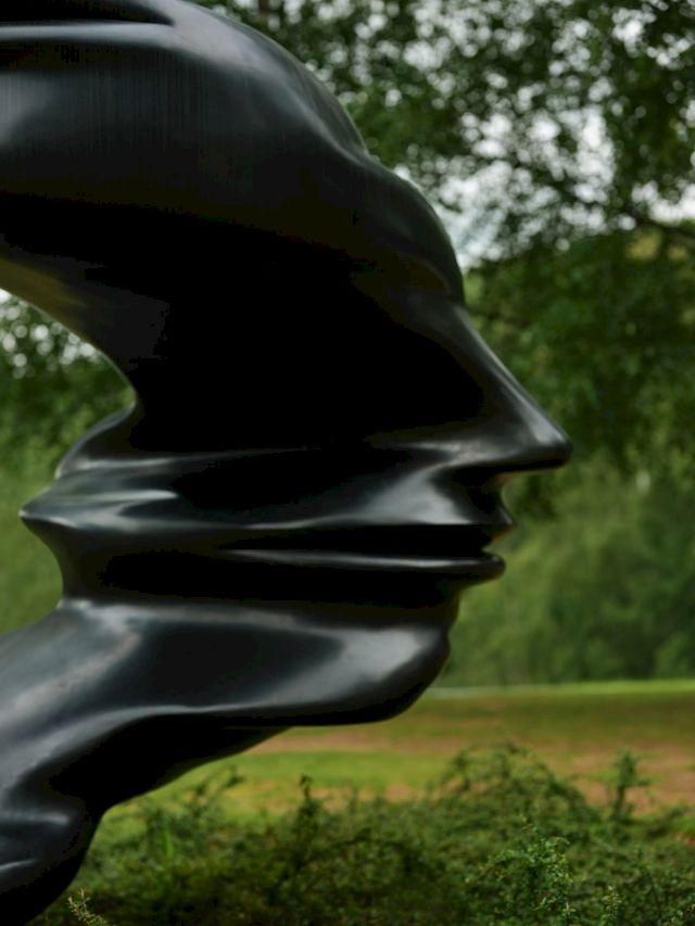 TONY CRAGG, Bent of Mind, 2005. Photo: Einar Aslaksen