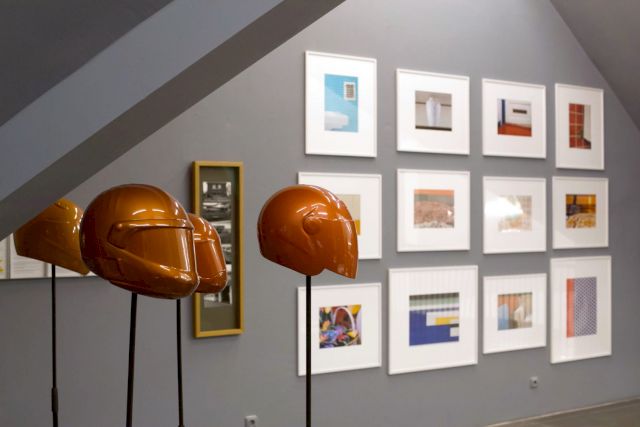 (l-r) ACHIM RIETHMANN; ARASH HANAEI; JÖRG SASSE (installation view at REALITY CHECK, Kunstraum Potsdam)