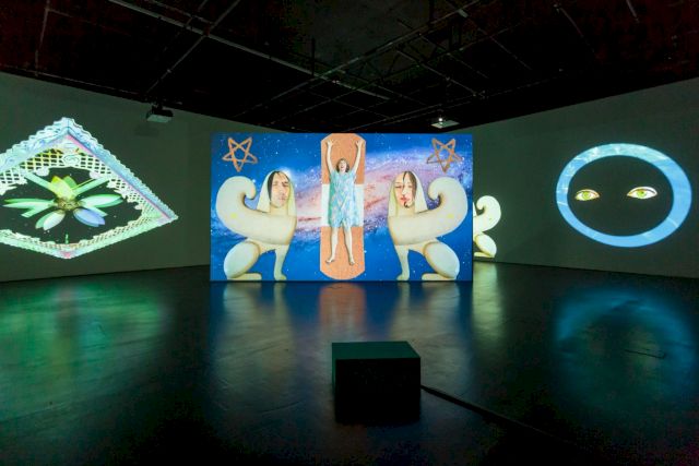 SHANA MOULTON, (with Nick Hallett), Whispering Pines ∞, 2018, exhibition view Zabludowicz Collection, London. Courtesy the artist and Zabludowicz Collection. Photo: Tim Bowditch