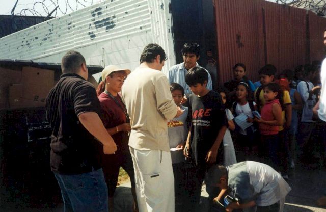 Boxer Oscar De La Hoya boxer at Steve's studio, Give Kids A Break, Los Angeles. ©Steve Kaufman Art Licensing LLC