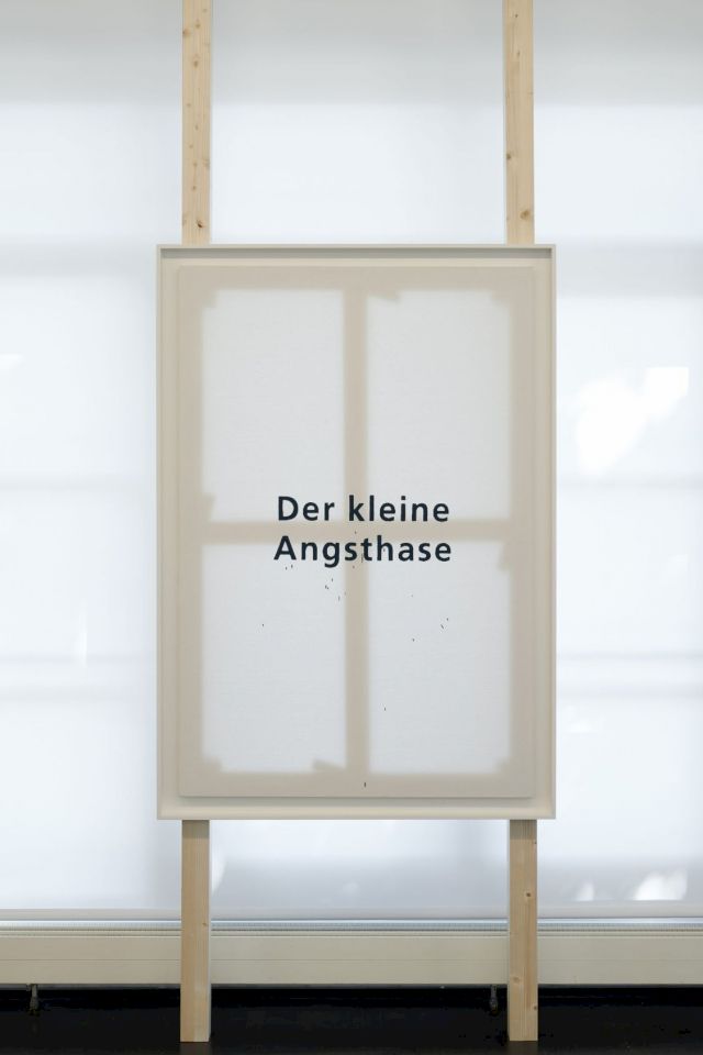 Exhibition view of OLIVER OSBORNE, Der Kleine Angsthase, 2020 at Braunsfelder. Courtesy Braunsfelder. Photo: Mareike Tocha, Cologne