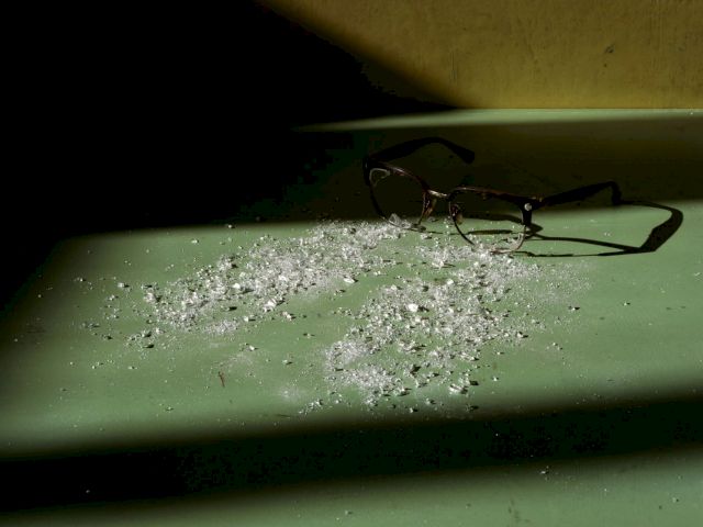 CHEN WEI, Fragile, 2012