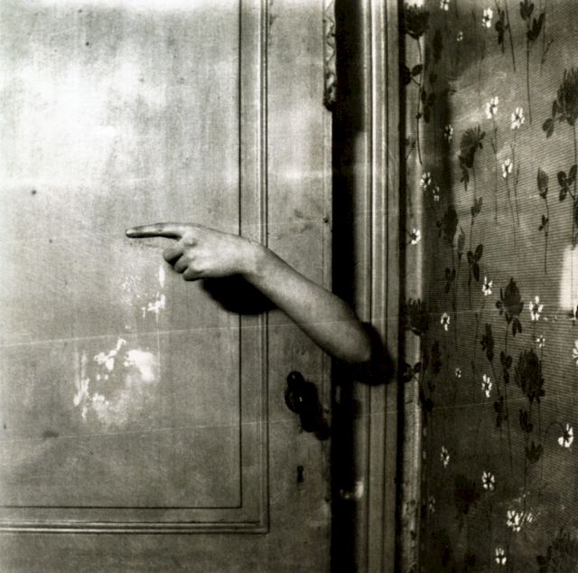 PAUL NOUGÉ, Le bras révélateurs, 1929/1930