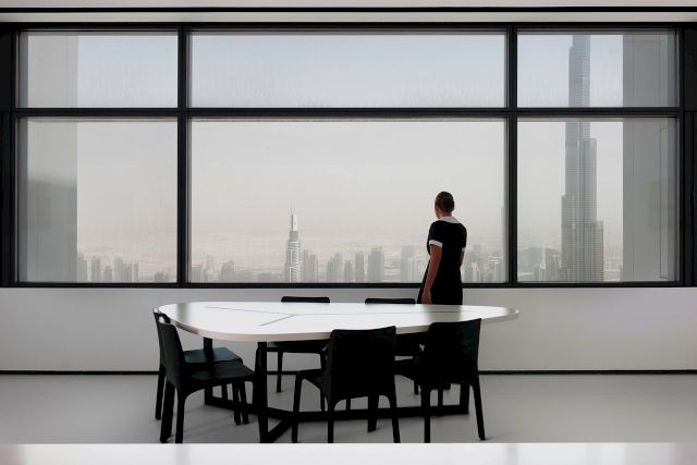 ISAAC JULIEN, Horizon / Elsewhere (Playtime), 2013. Courtesy the artist and Sammlung Wemhöner
