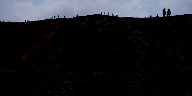 ALFREDO JAAR, Gold in the Morning (Black), 1985. Courtesy the artist and Sammlung Wemhöner