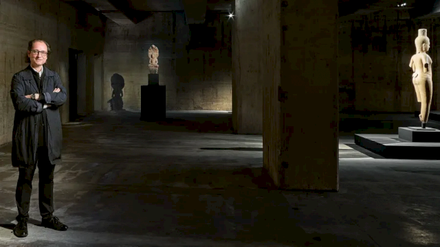 Désiré Feuerle in one of the spaces of the Feuerle Collection © Holger Niehause