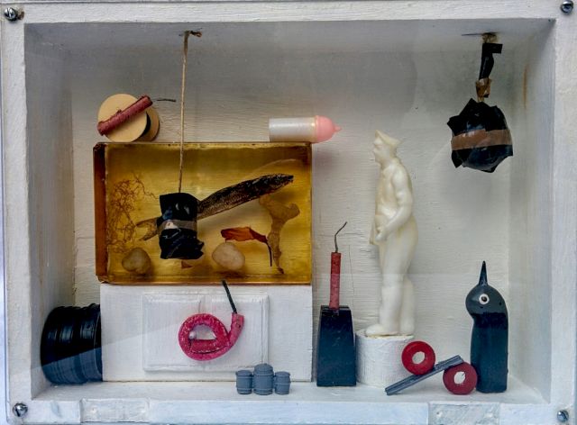 PRINZ, Hommage an Fischli & Weiss, 2004. Courtesy the artist & WTC, Hamburg. Photo: Andrea Zimmermann