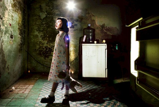 FERNANDO MONTIEL KLINT, Donde estas Mama (From the series "Tiempos Modernos"), 2005