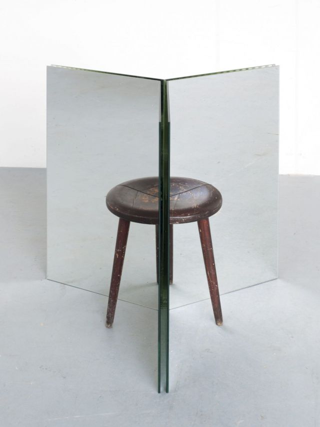 ALICJA KWADE, Ein Hocker ist ein Bild, 2015. Courtesy the artist and KÖNIG GALERIE, Photo: Roman März