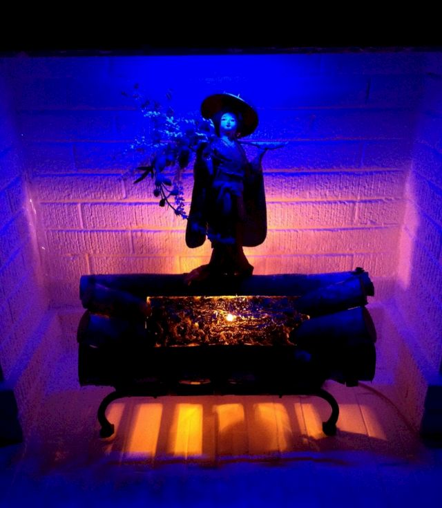 DUNCAN ROBERT ANDERSON, The Winter Bride (conversation at the Arctic Circle), 2015. Courtesy the artist