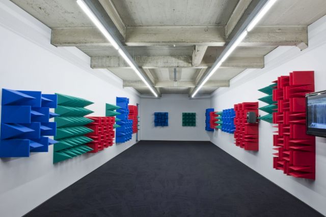 HAROON MIRZA, Digital Switchover, 2012. Courtesy the artist and Vanhaerents Art Collection